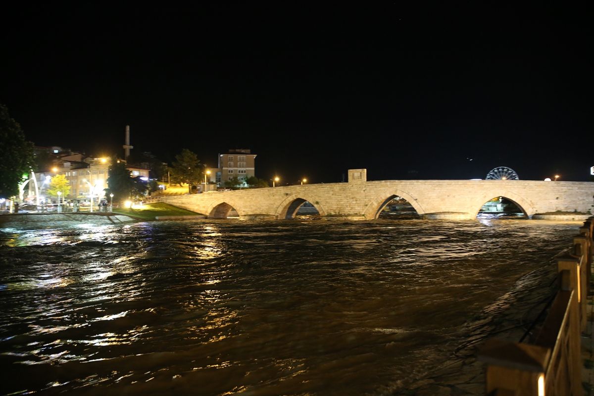Yeşilırmak Nehri’nde Su Seviyesi Yükseliyor