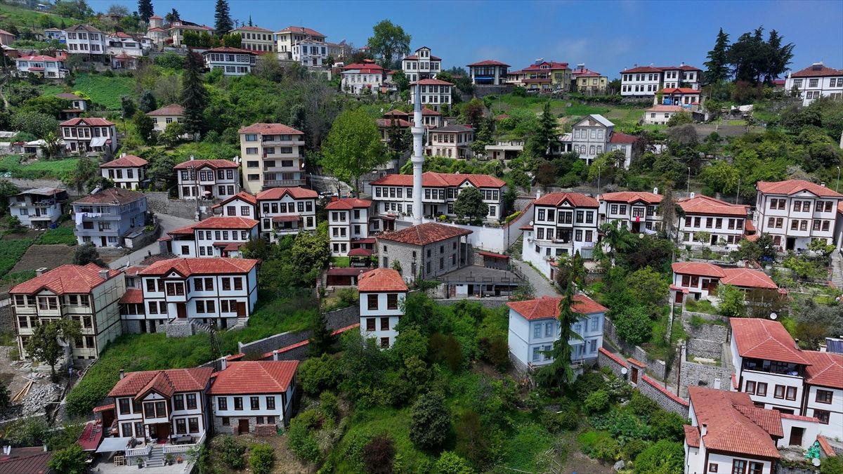 Akçaabat’ın Tarihi Orta Mahallesi Ziyaretçileri Ağırlıyor