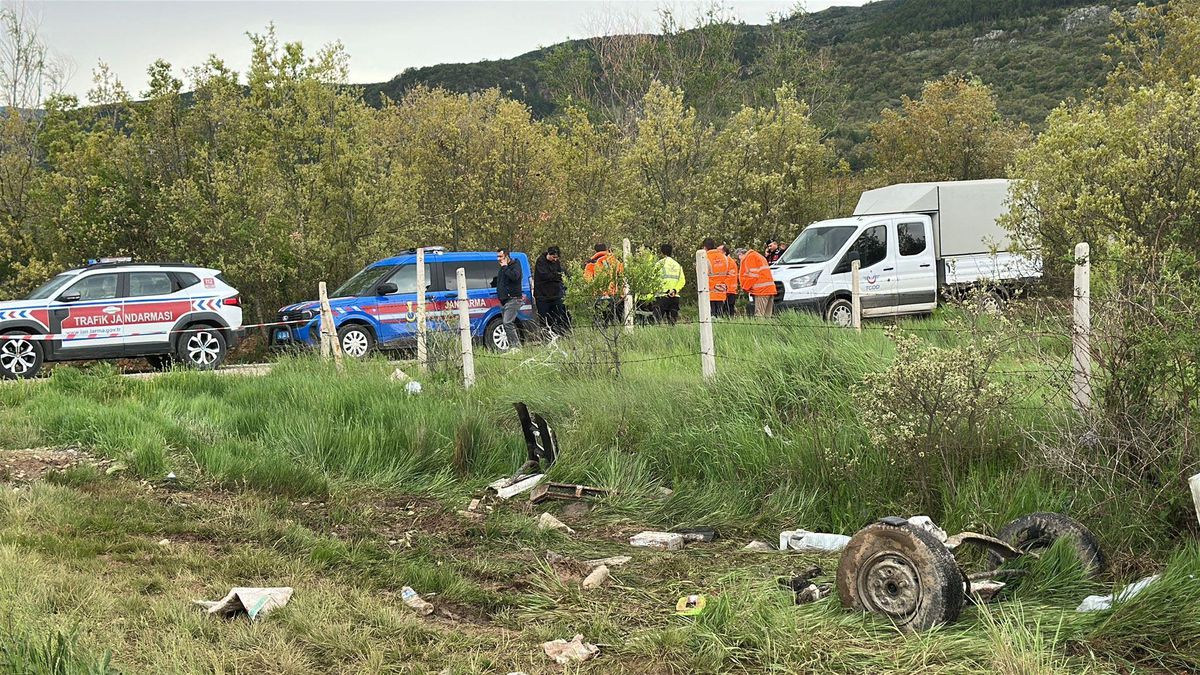 Kütahya’da Tren-Kamyonet Çarpışması: 1 Ölü, 3 Yaralı