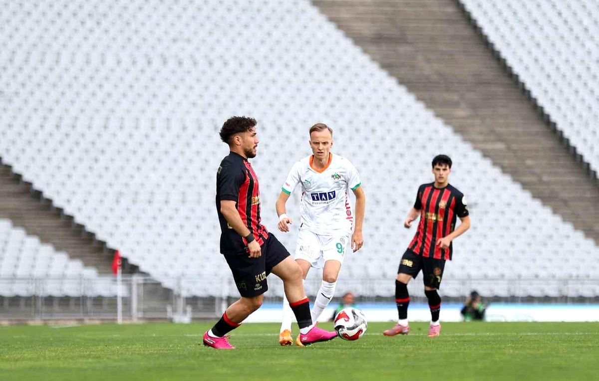 Karagümrük ve Alanyaspor golsüz eşitliği sürdürüyor