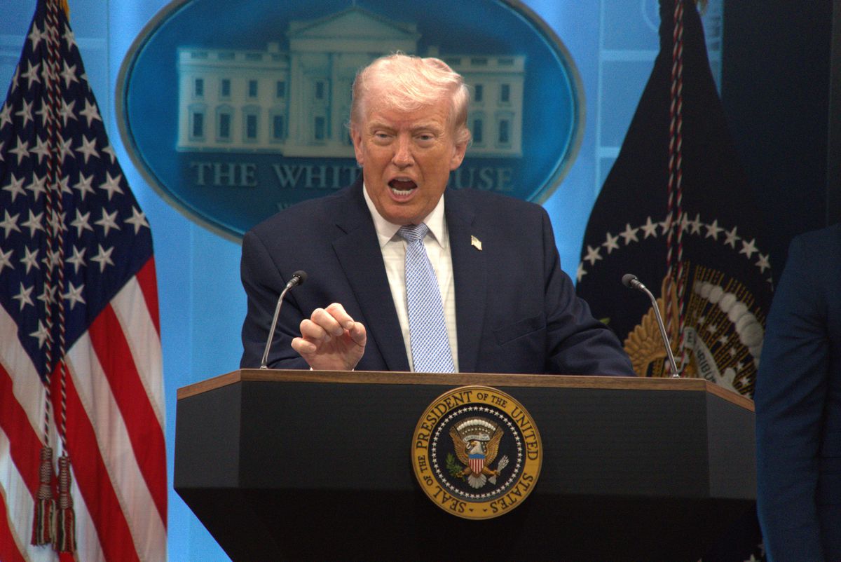 Trump’tan İran’a Sert Uyarı
