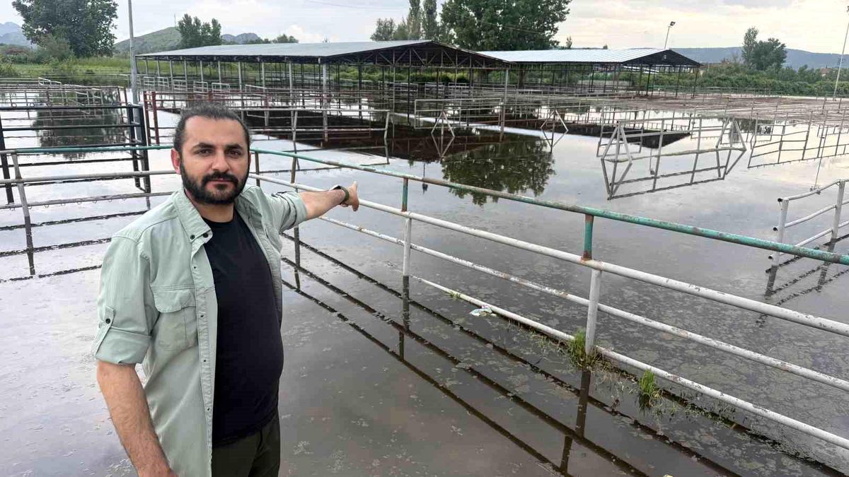 Turhal’da Taşkın Hayvan Pazarını Vurdu