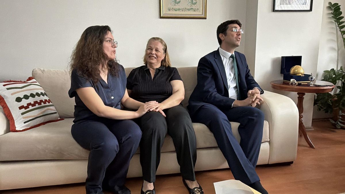 İşitme Engelli Çift Yılın Ailesi Oldu