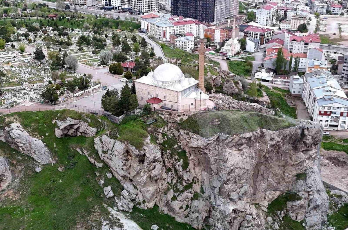 Sivas’ta Kaya Islah Çalışmaları Devam Ediyor