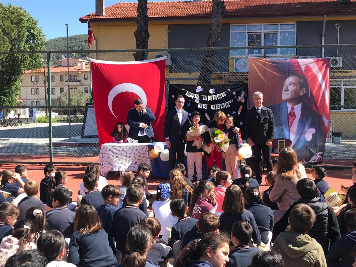 Öğrenciler Yazar Belgin Usta Yıldız ile Buluştu