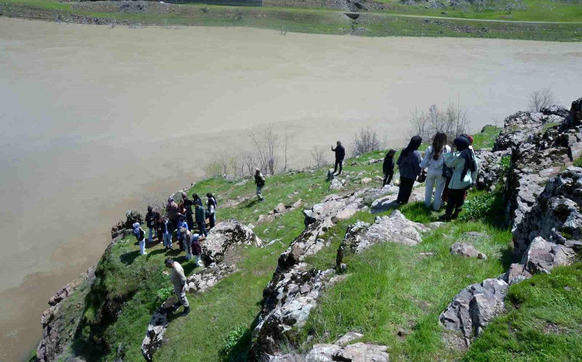 Muş’ta Öğrenciler Fotoğrafçılık Eğitimi Alıyor