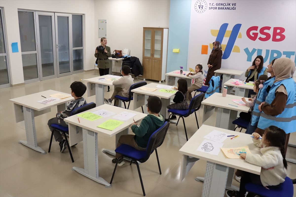 Erzincan’da Gönüllü Gençlerden Ücretsiz Eğitim Desteği