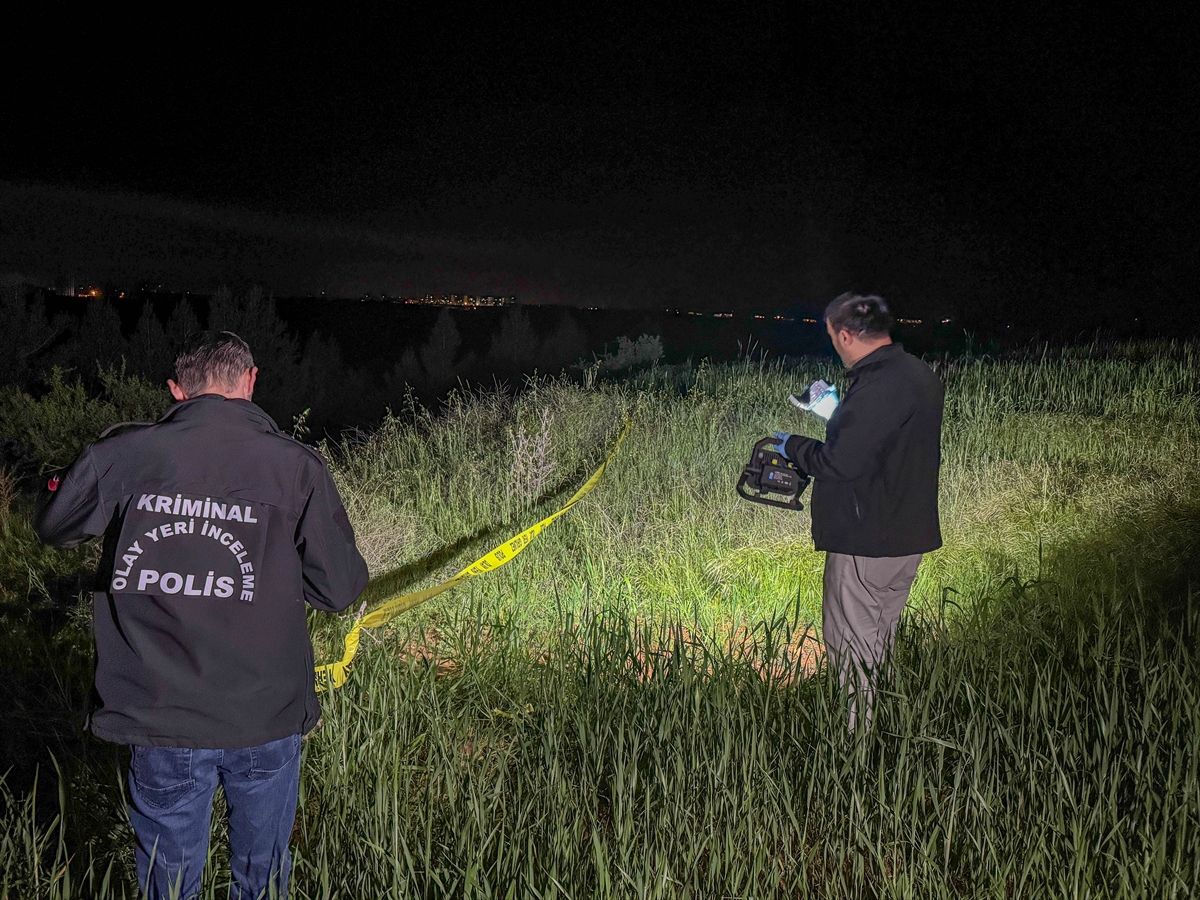 Uşak’ta tarlada 63 yaşındaki adam boğazı kesilmiş halde ölü bulundu