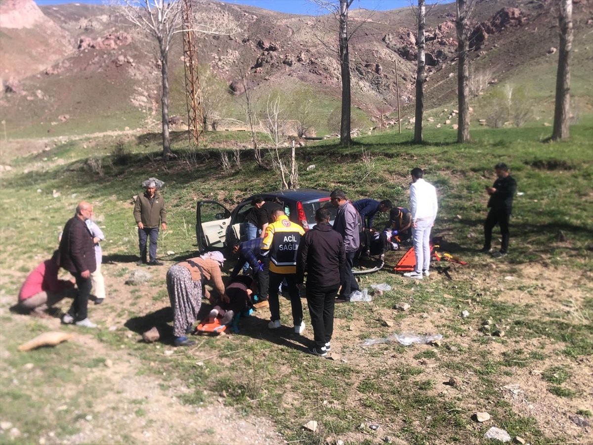 Başkale’de Trafik Kazası: 1 Ölü, 2 Yaralı