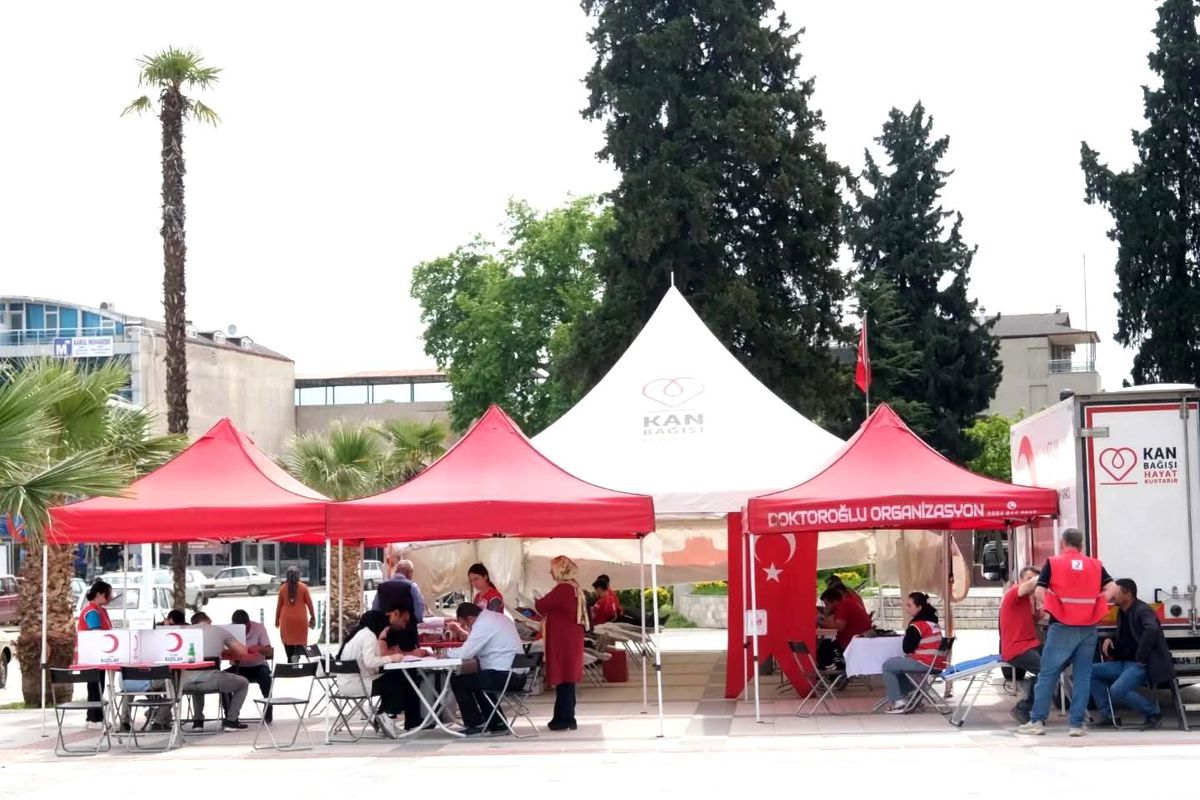 Vatandaşlardan Kızılay’ın kan bağışı kampanyasına destek
