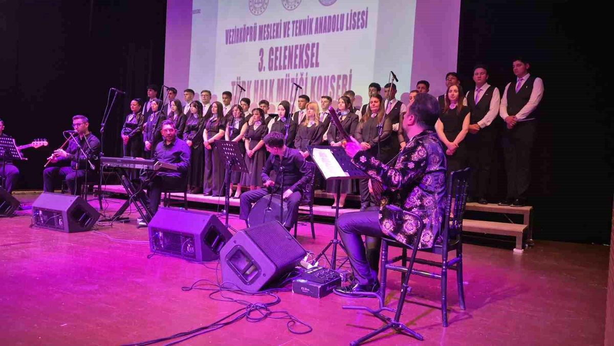 Vezirköprü’de Geleneksel Türk Halk Müziği Konseri