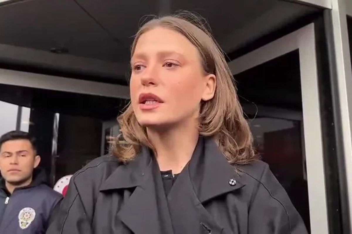 Yakalama kararı çıkarılan Serenay Sarıkaya’dan ilk açıklama! 17 ünlü isim gözaltına alındı