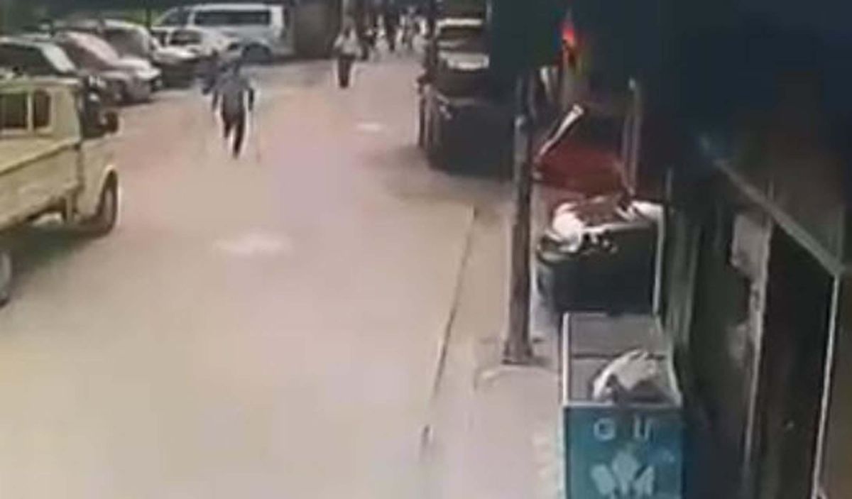 Yunusemre’de Yangında Mahsur Kalan Kadın Kurtarıldı