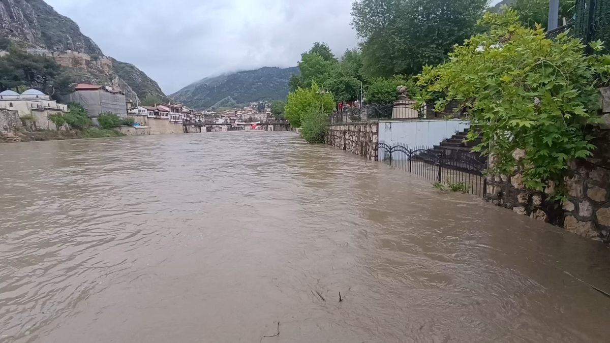 Amasya’da Taşkın: Yeşilırmak Nehri Taştı