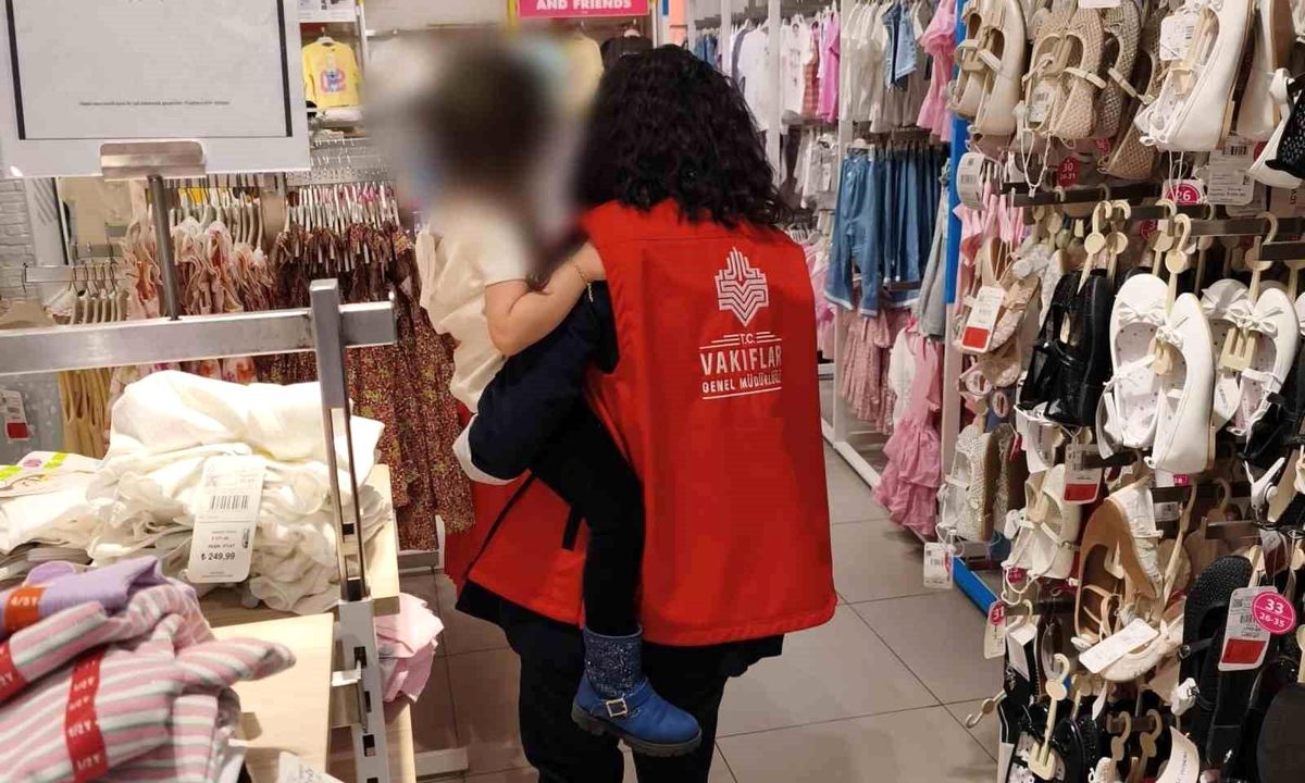 Vakıflar’dan Yetim Çocuklara Bayram Hediyesi