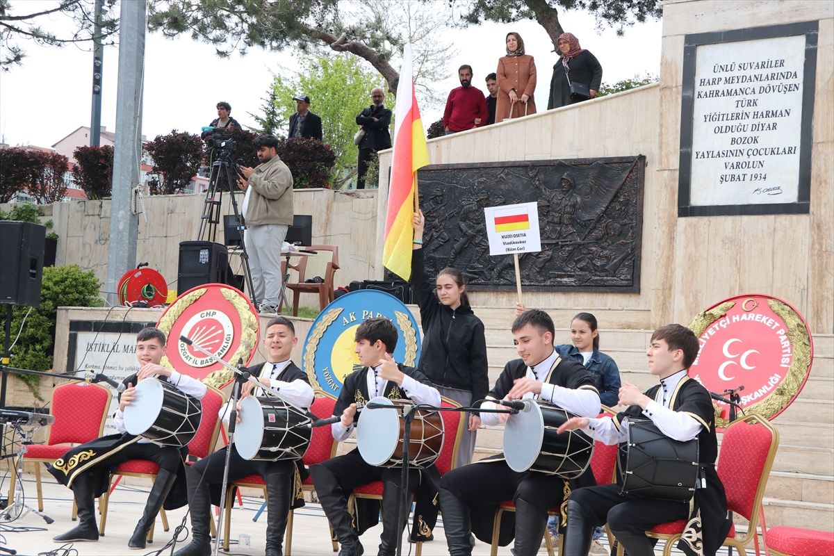 Yozgat’ta Uluslararası Halk Dansları Şenliği Başladı