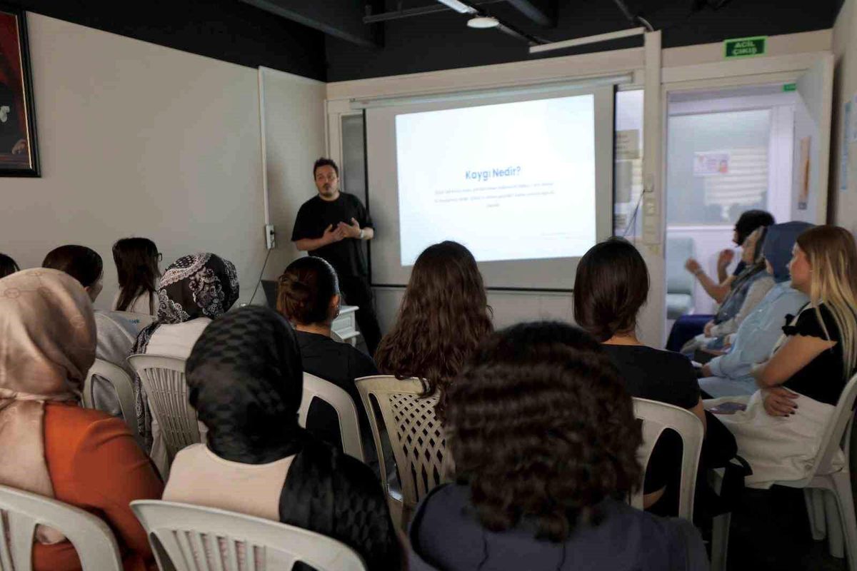 Yunusemre Belediyesinden öğrencilere “Sınav Kaygısı Yönetimi” semineri