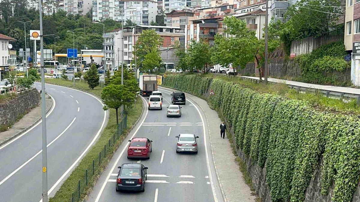 Kurban Bayramı Trafiği: D-100’de Yoğunluk Artıyor