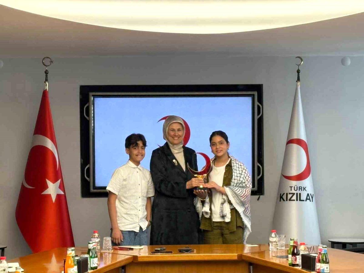 Kızılay’dan Gazzeli Renad’a Ödül