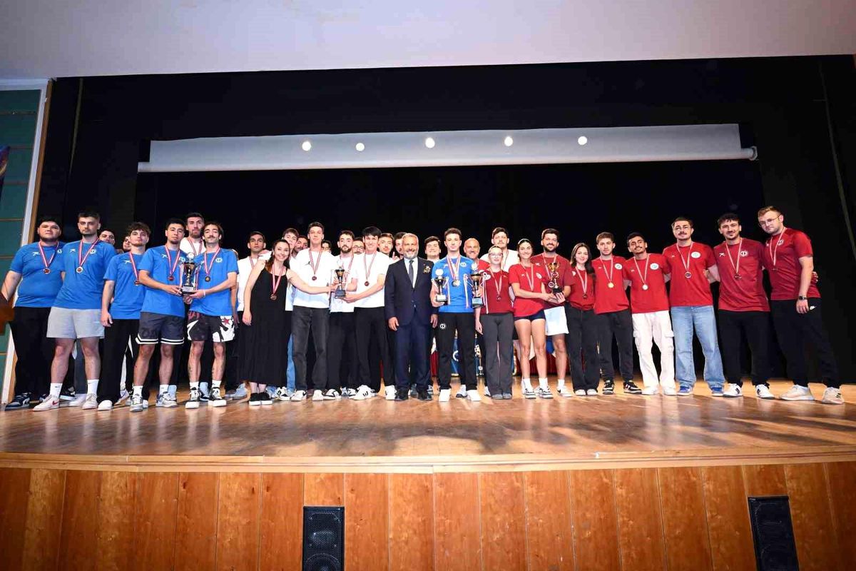 Anadolu Üniversitesi’nde Spor Ödülleri Töreni