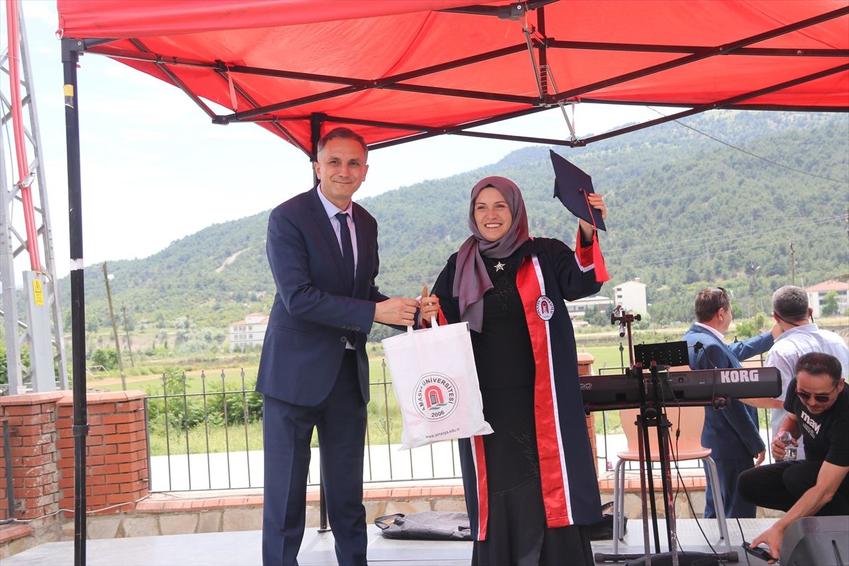 Fadime ve Muammer Öztürk Çifti Mezun Oldu