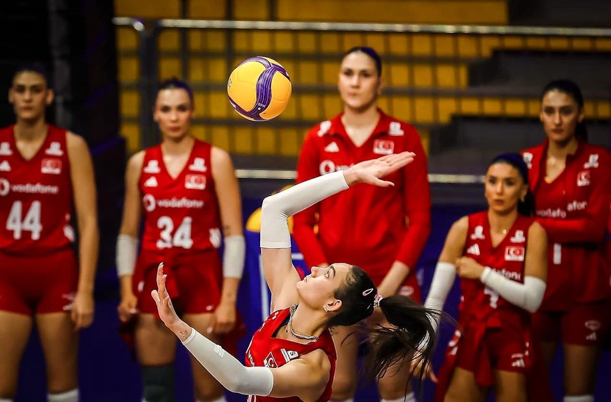 A Milli Kadın Voleybol Takımı VNL’de Ankara’da