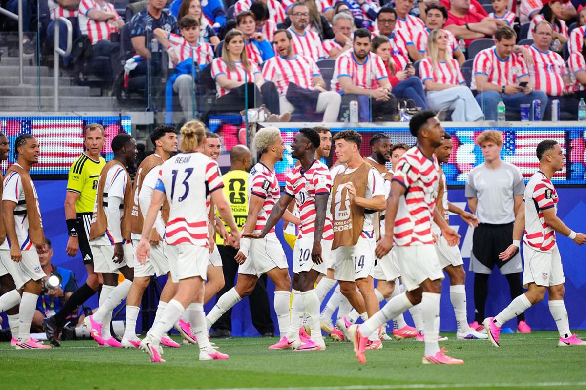 A Milli Takım’ın rakiplerinden ABD, Paraguay’a gol oldu yağdı