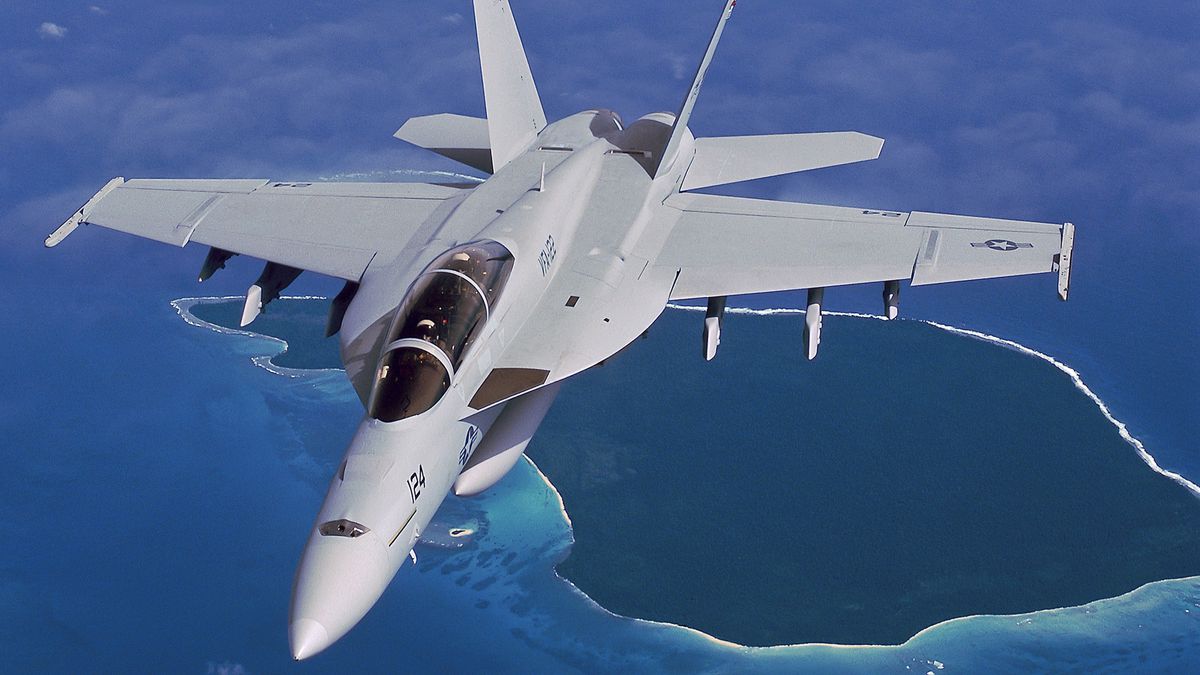 F/A-18 Savaş Uçağı Washington’da Düştü