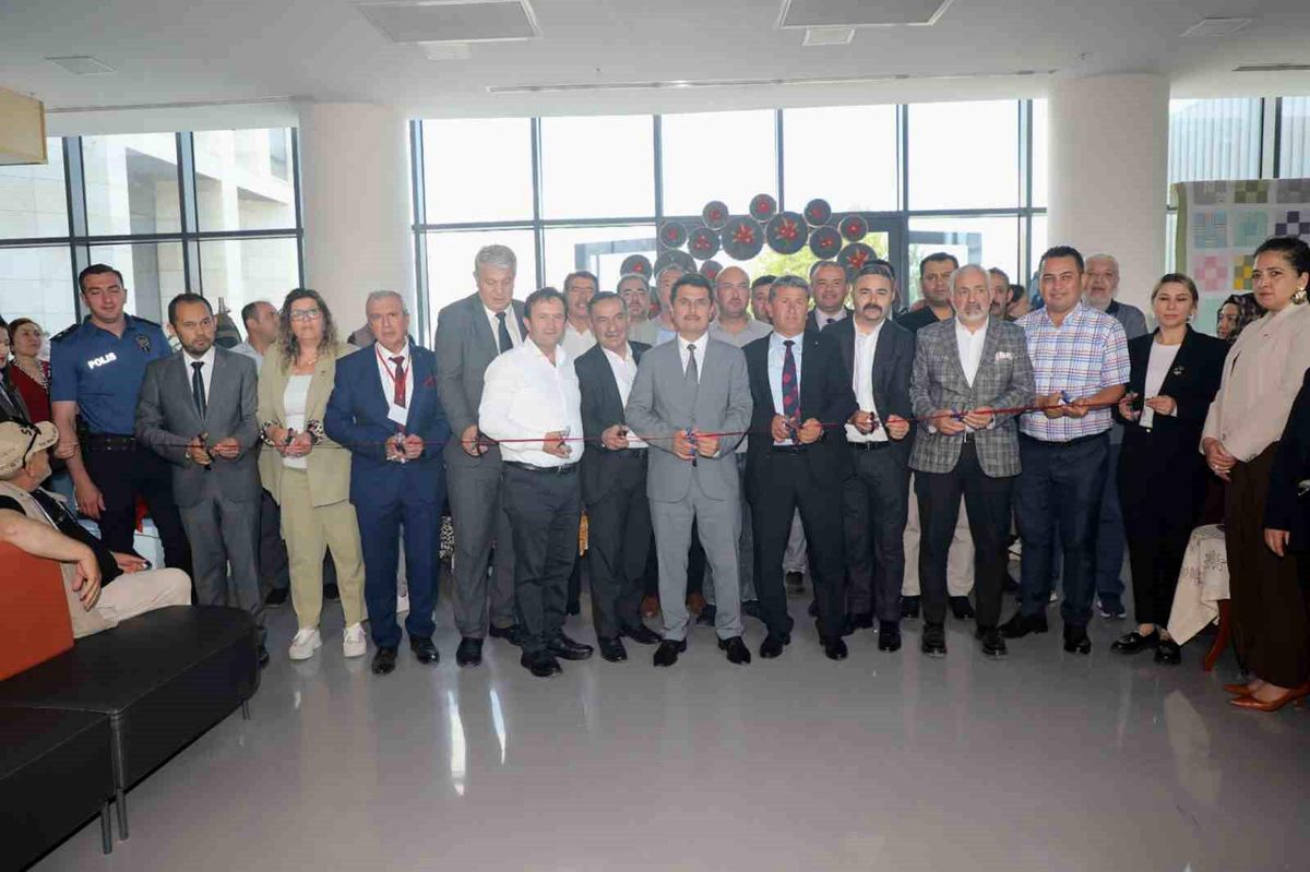 Acıpayam’da halk eğitim kursiyerleri yıl boyunca ürettiklerini sergiledi