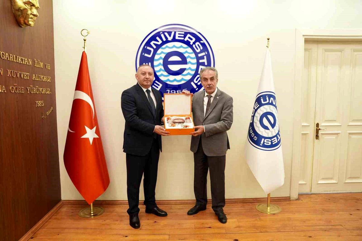 Azerbaycan Rektörü Ege Üniversitesi’ni Ziyaret Etti