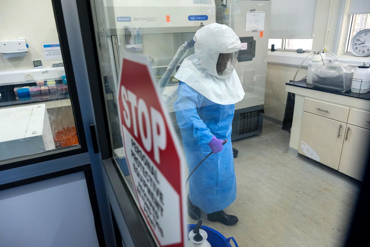 Uganda’da Ebola Takibi Sürekli