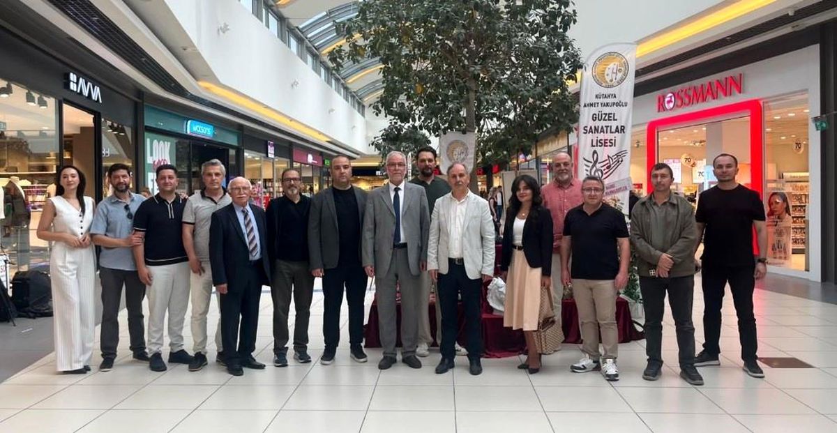 Kütahya’da 36. Yıl Sonu Resim Sergisi Açıldı