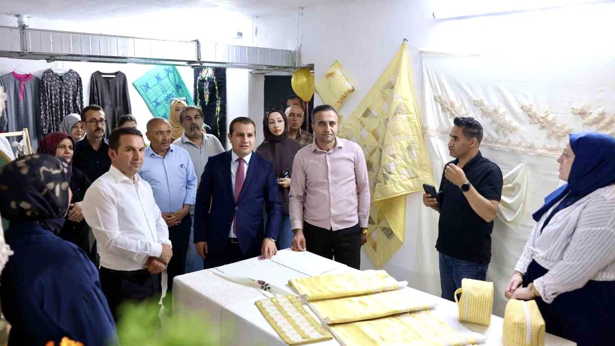 Akçadağ’da hayat boyu öğrenme sergisi açıldı