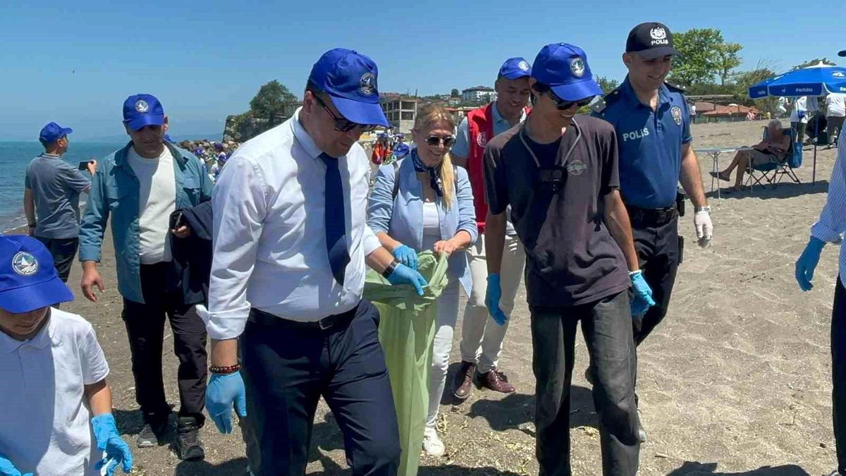 Akçakoca’da sahiller için el ele