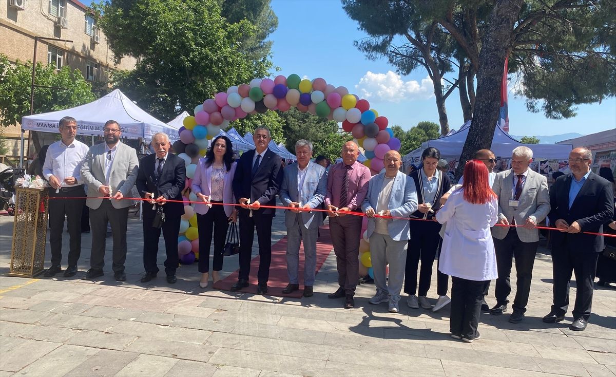 Alaşehir’de Hayat Boyu Öğrenme Haftası Sergisi