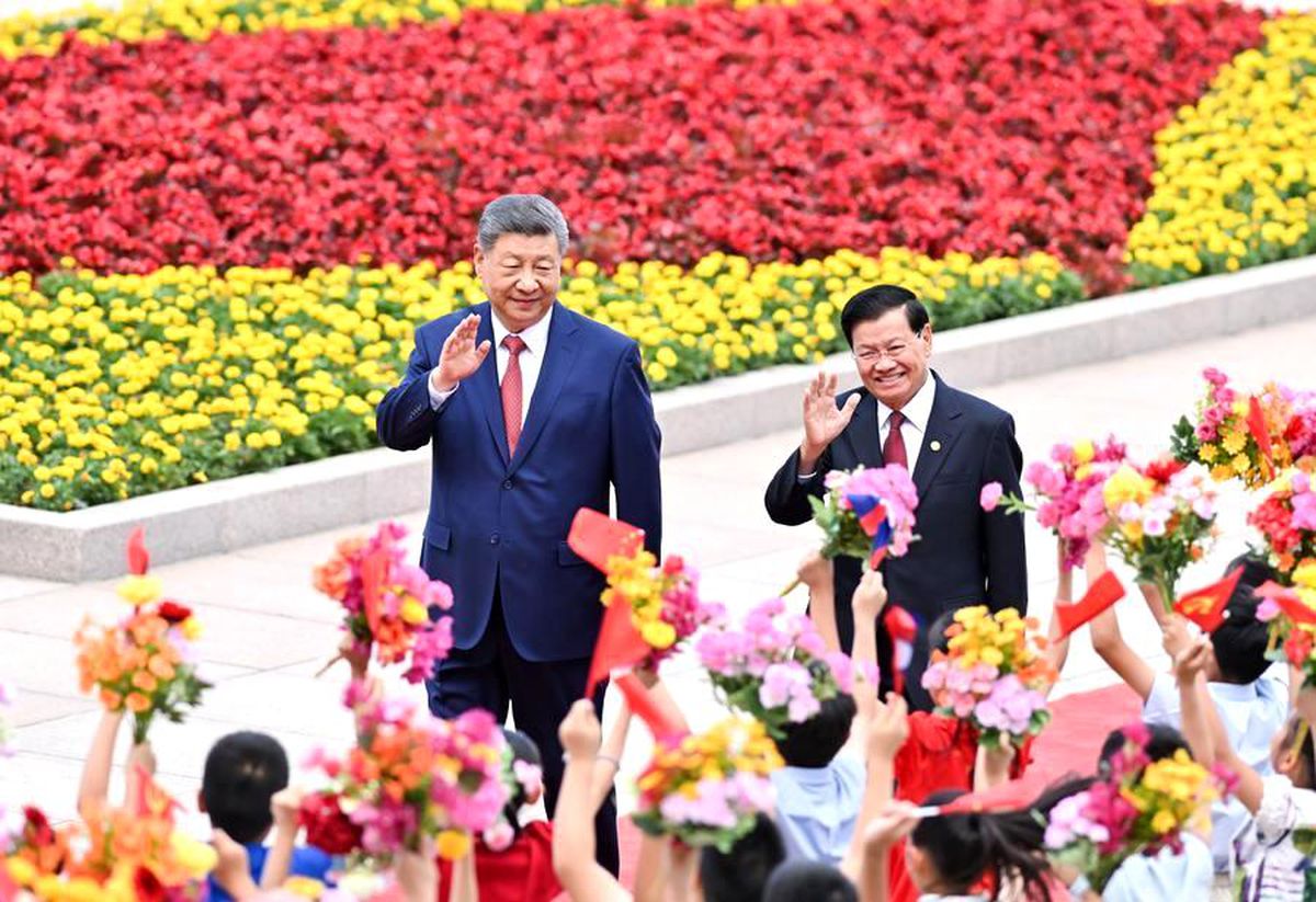 Xi Jinping, Laos Başkanı ile Görüştü