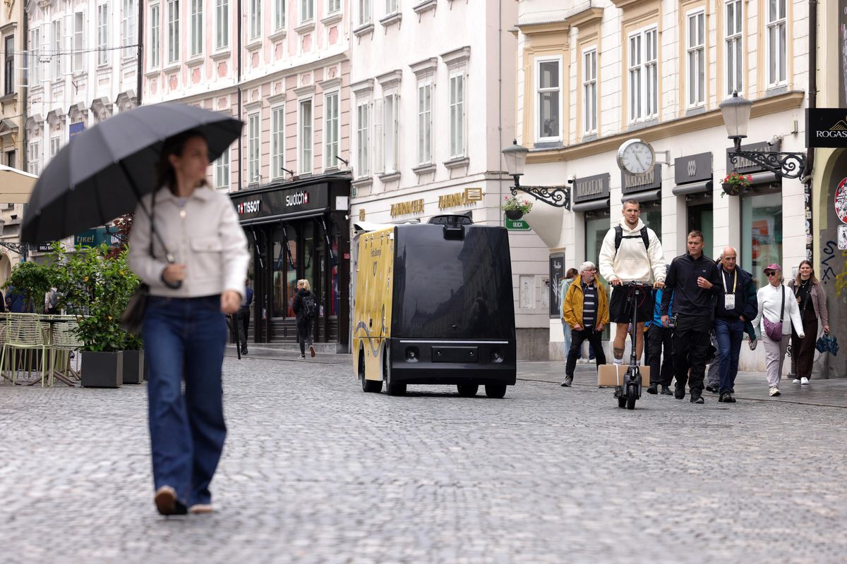 Ljubljana’da Akıllı Teslimat Robotu Başladı