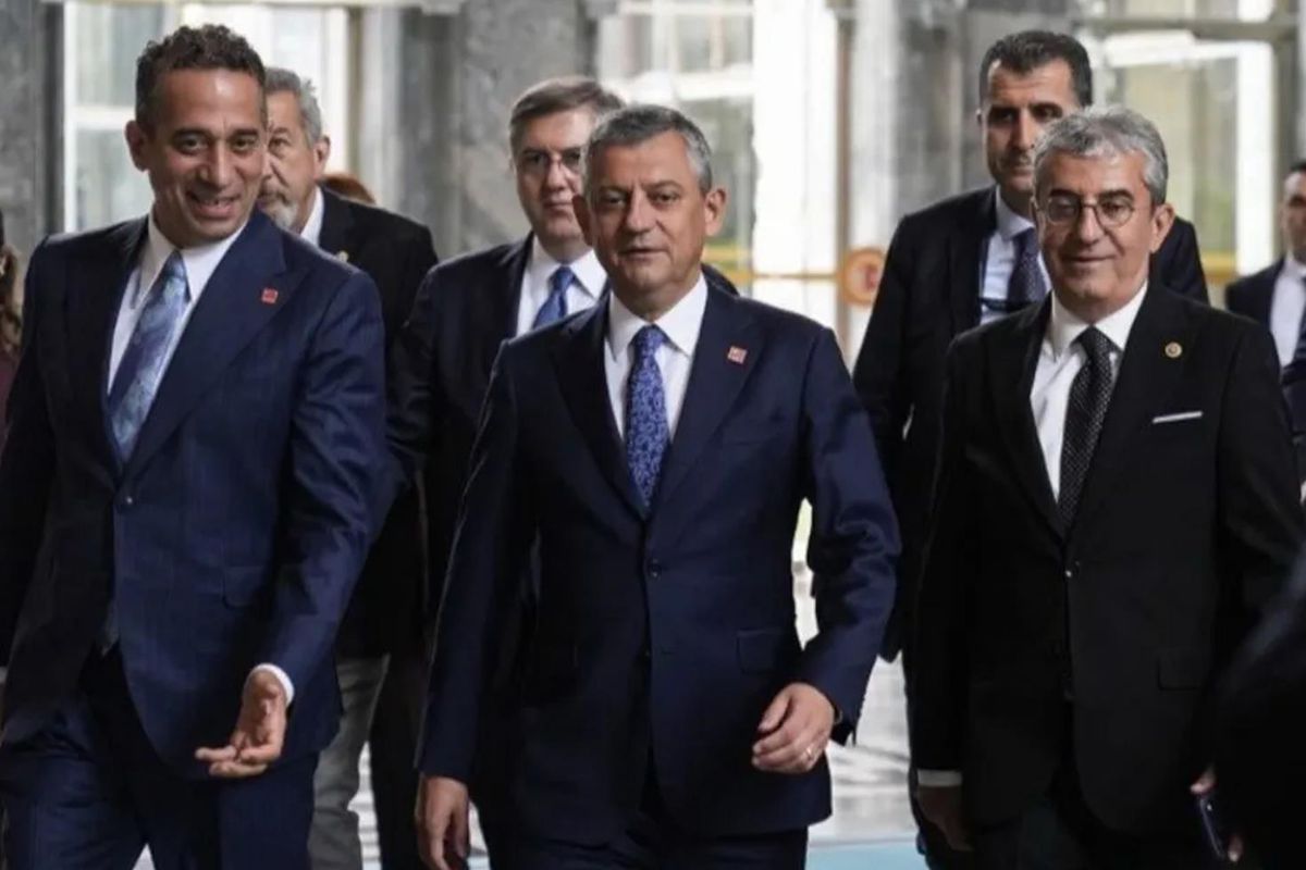 Ali Mahir Başarır ve Gökhan Günaydın’ın CHP Grup Başkanvekillikleri düştü