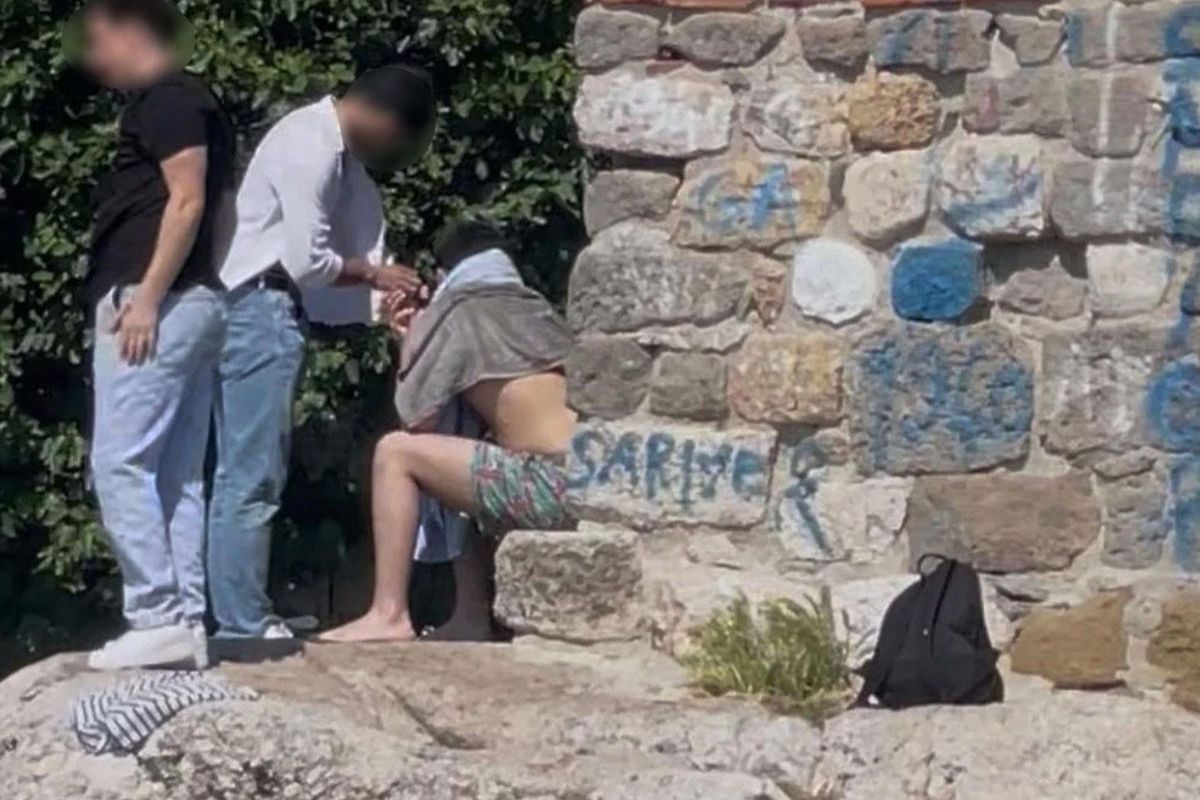 Amasra Kalesi’ne Sprey Boya İle Zarar Verildi