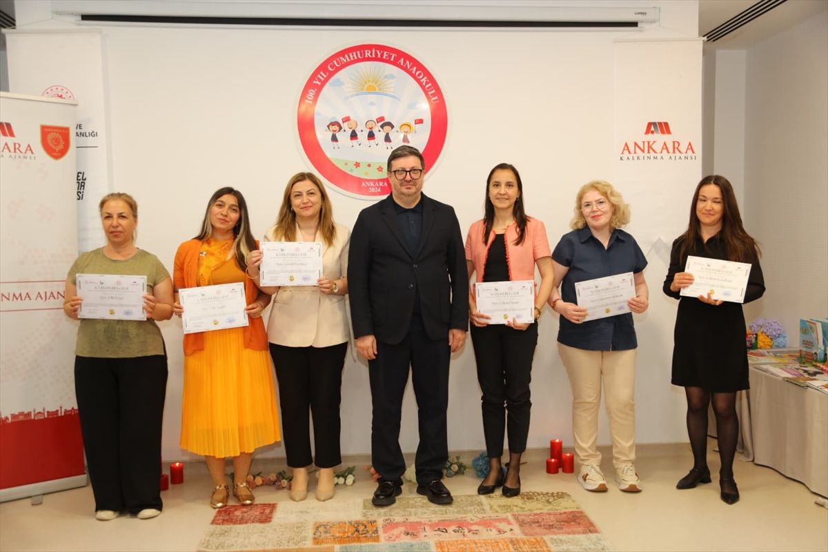 Gölbaşı’nda Öğretmenlere Sertifika Töreni