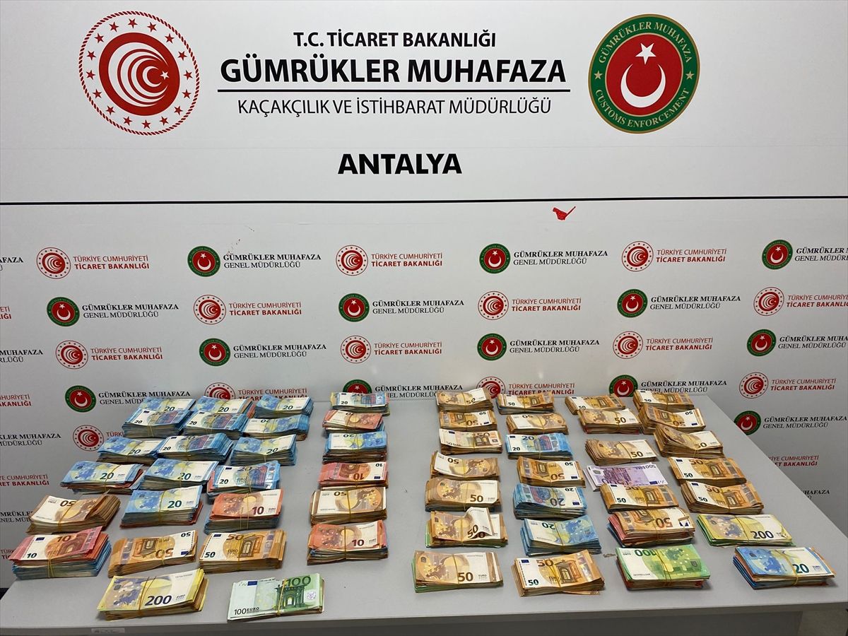 Bebek Bezlerinde 381 Bin Euro Ele Geçirildi