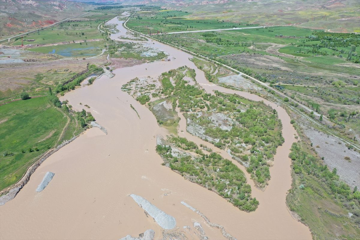 Iğdır’da Aras Nehri Taşma Riski Taşıyor