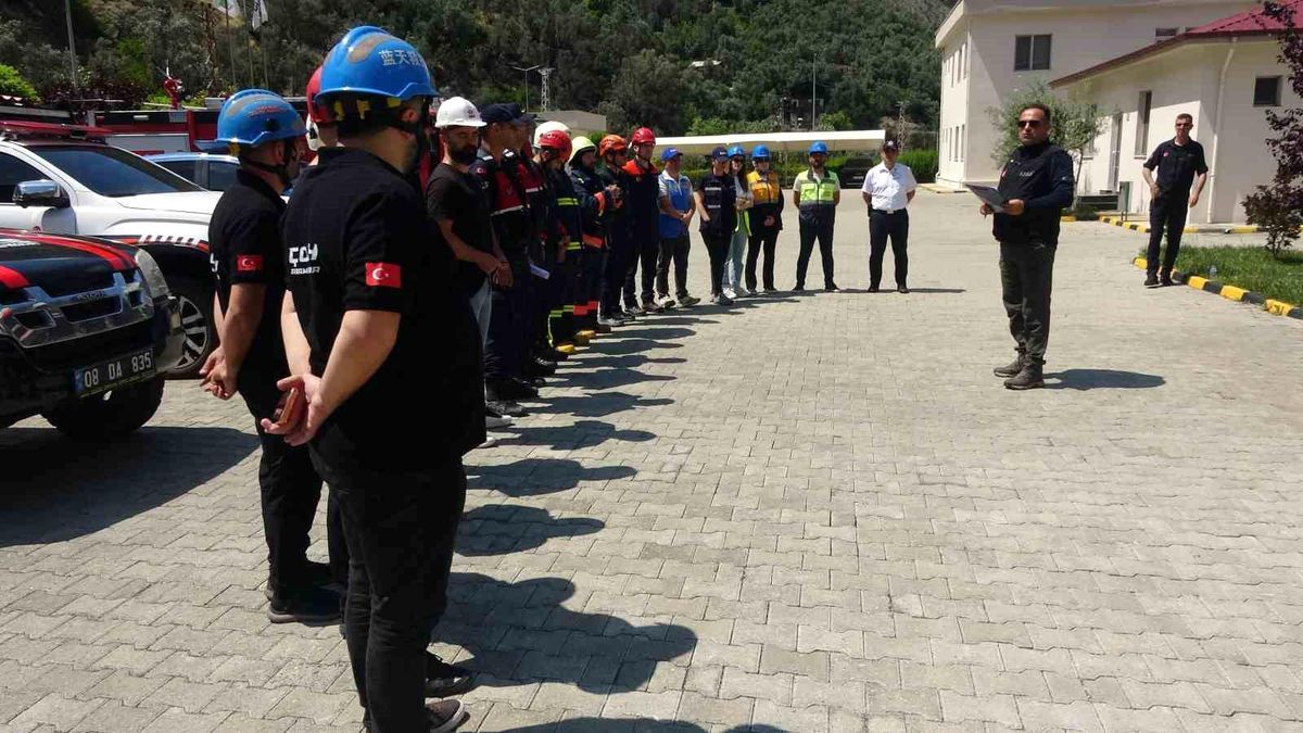 Artvin Barajı’nda gerçeği aratmayan kurtarma tatbikatı