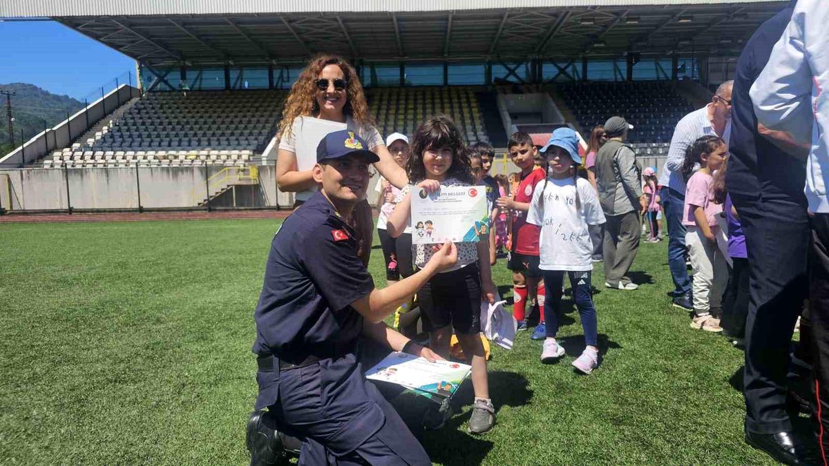 Artvin’de Fair-Play kazandı: 14. Grassroots futbol şenliği tamamlandı