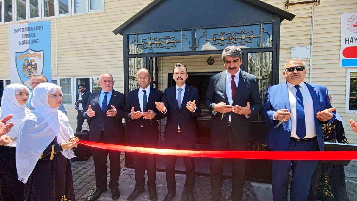 Aşkale’de hayat boyu öğrenme haftası sergisi açıldı