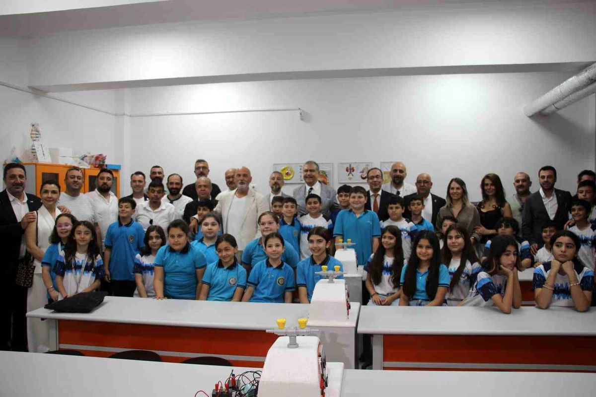 Fen Laboratuvarları Açıldı