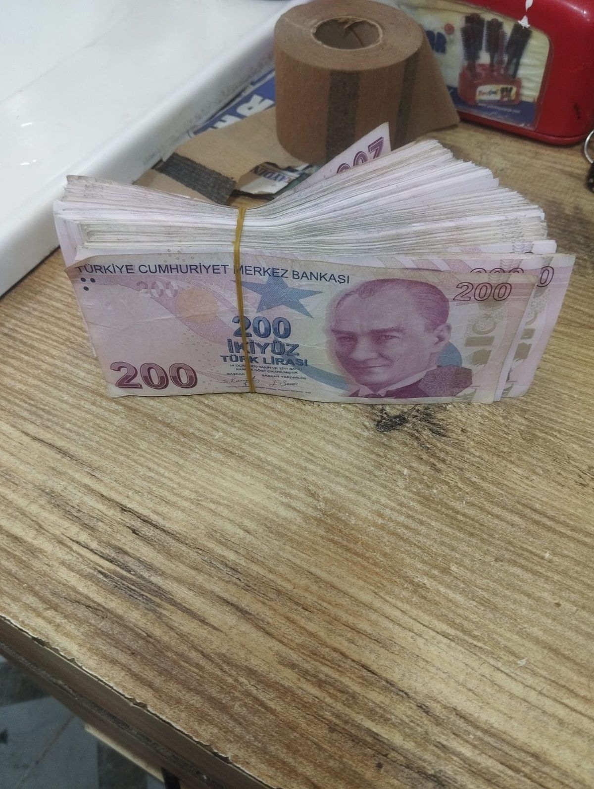 ATM’de Bulunan 40 Bin TL Sahibini Bekliyor
