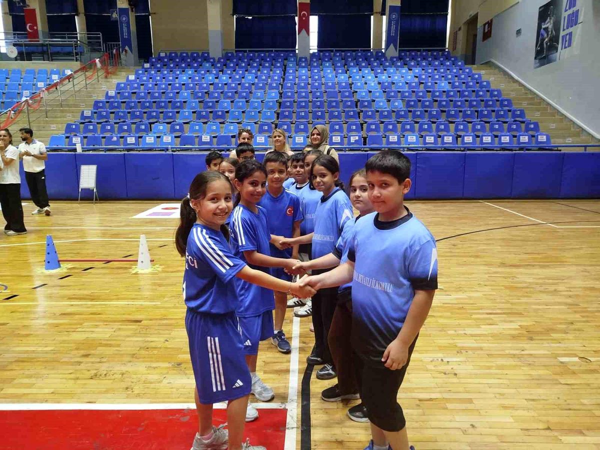 Geleneksel Çocuk Oyunları Şenliği Coşkuyla Yapıldı