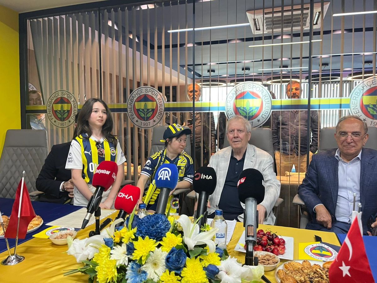 Aziz Yıldırım Sakarya’da Taraftarlarla Buluştu