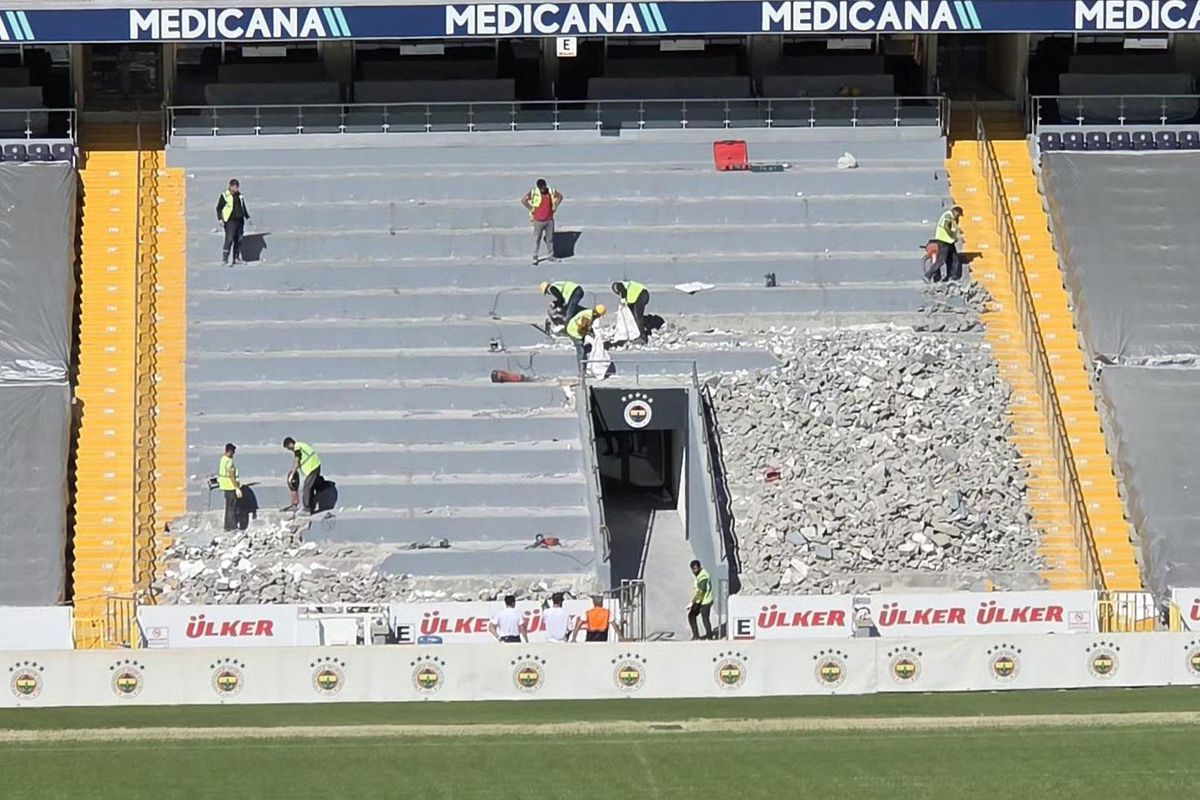 Aziz Yıldırım dediğini yaptı! Fenerbahçe Stadı’nda Maraton tribününün yıkımına başlandı
